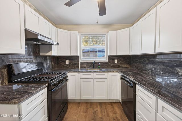 1505 R Dixie Avenue, Gulfport, MS 39501