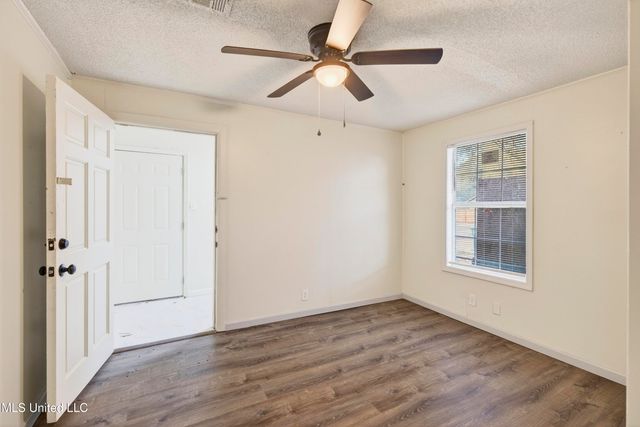 1505 R Dixie Avenue, Gulfport, MS 39501