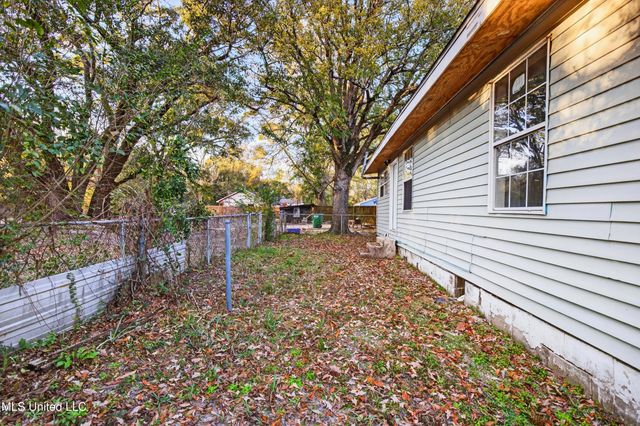 1505 R Dixie Avenue, Gulfport, MS 39501