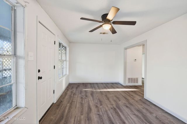 1505 R Dixie Avenue, Gulfport, MS 39501