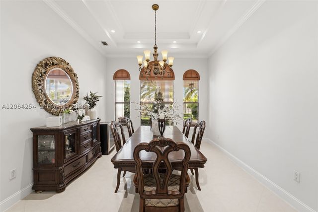10181 NW 131st St, Hialeah Gardens, FL 33018