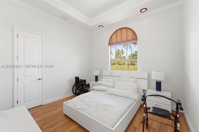 10181 NW 131st St, Hialeah Gardens, FL 33018