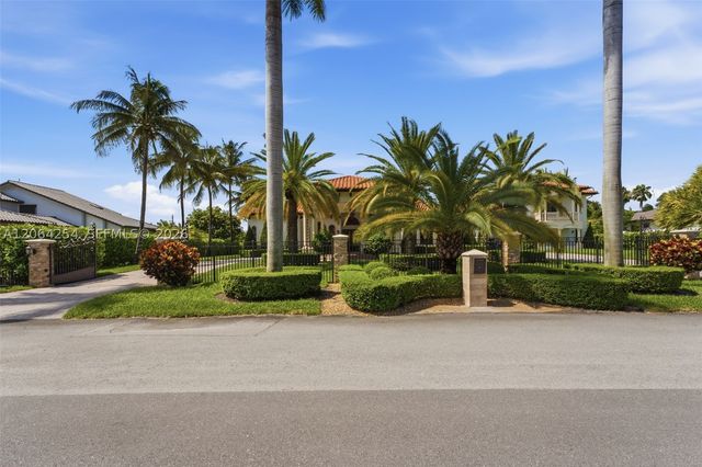 10181 NW 131st St, Hialeah Gardens, FL 33018