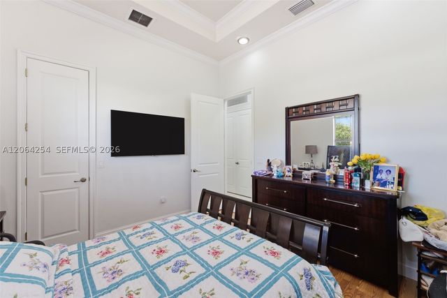 10181 NW 131st St, Hialeah Gardens, FL 33018