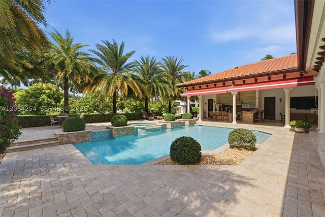 10181 NW 131st St, Hialeah Gardens, FL 33018