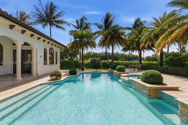 10181 NW 131st St, Hialeah Gardens, FL 33018