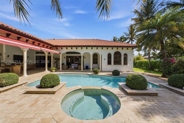 10181 NW 131st St, Hialeah Gardens, FL 33018