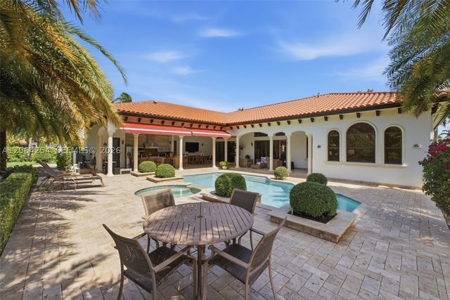 10181 NW 131st St, Hialeah Gardens, FL 33018