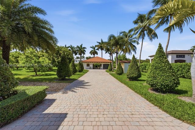 10181 NW 131st St, Hialeah Gardens, FL 33018