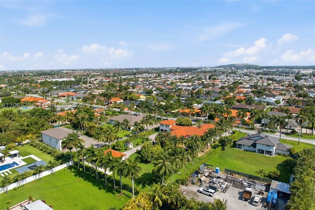 10181 NW 131st St, Hialeah Gardens, FL 33018