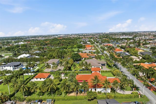 10181 NW 131st St, Hialeah Gardens, FL 33018
