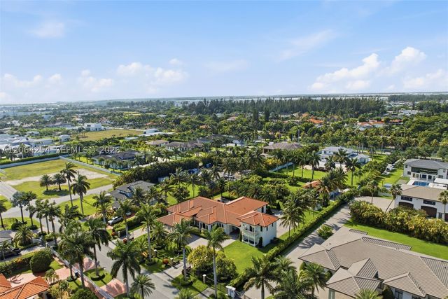 10181 NW 131st St, Hialeah Gardens, FL 33018