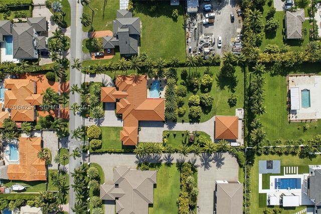 10181 NW 131st St, Hialeah Gardens, FL 33018