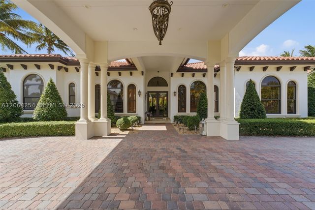 10181 NW 131st St, Hialeah Gardens, FL 33018