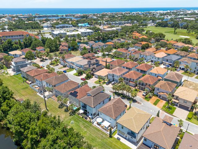 4707 Amhurst Circle, Destin, FL 32541