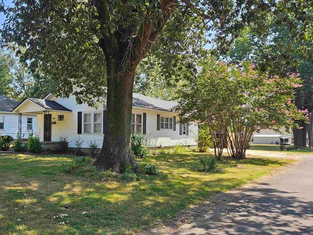 619 W 2Nd St, Rector, AR 72461