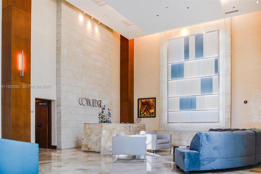 Image 39 of property listing at 31 SE 5th St 4314, Miami, FL 33131