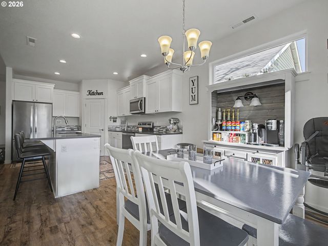 134 Ne LIBERTY Ln, Estacada, OR 97023