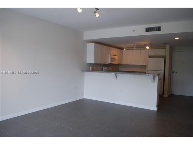 2740 SW 28th Terrace 207, Miami, FL 33133