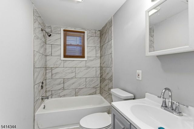 76 Halstead St, Newark City, NJ 07106