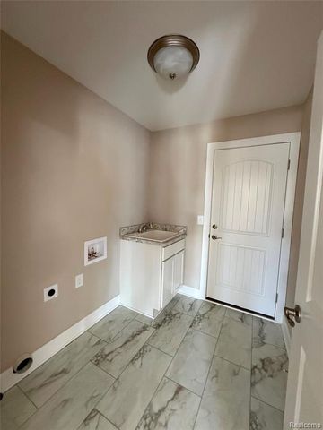 1079 Camellia Circle 33, Howell, MI 48843