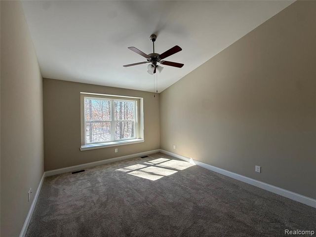 1079 Camellia Circle 33, Howell, MI 48843