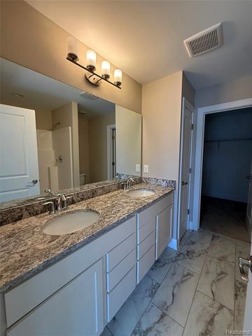 1079 Camellia Circle 33, Howell, MI 48843