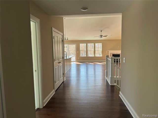 1079 Camellia Circle 33, Howell, MI 48843