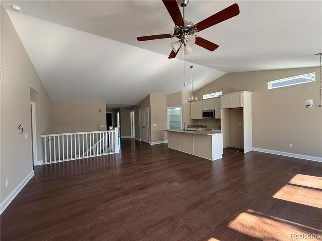 1079 Camellia Circle 33, Howell, MI 48843