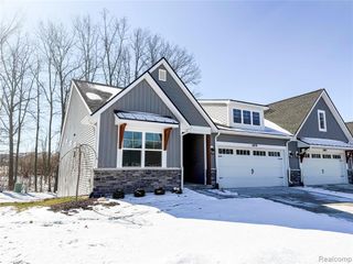 1079 Camellia Circle 33, Howell, MI 48843