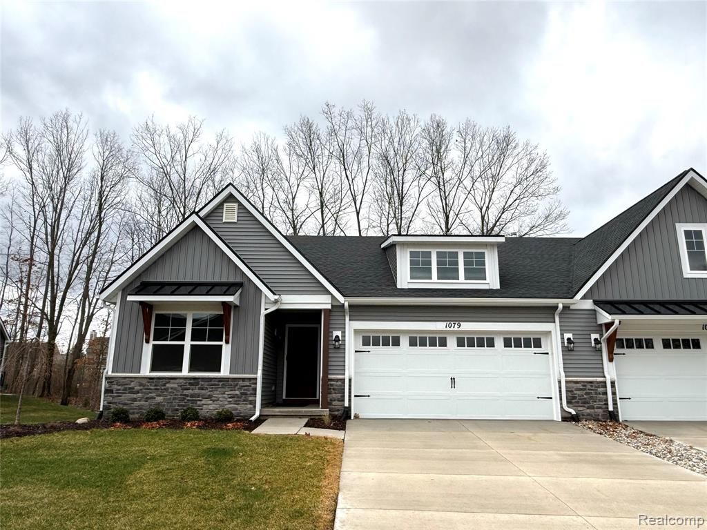 1079 Camellia Circle 33, Howell, MI 48843