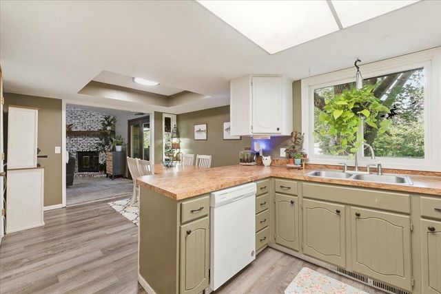 2526 N 130TH Street, Omaha, NE 68164