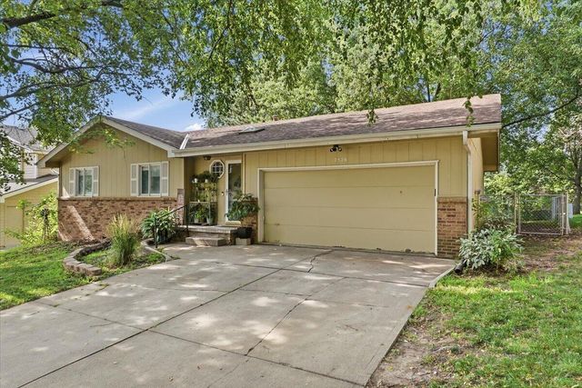 2526 N 130TH Street, Omaha, NE 68164