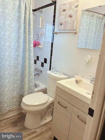 9 DISK LN, Levittown, PA 19055