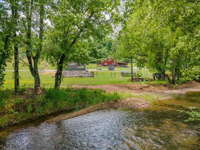 14035 Campbellsville Rd, Lynnville, TN 38472