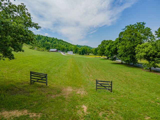 14035 Campbellsville Rd, Lynnville, TN 38472