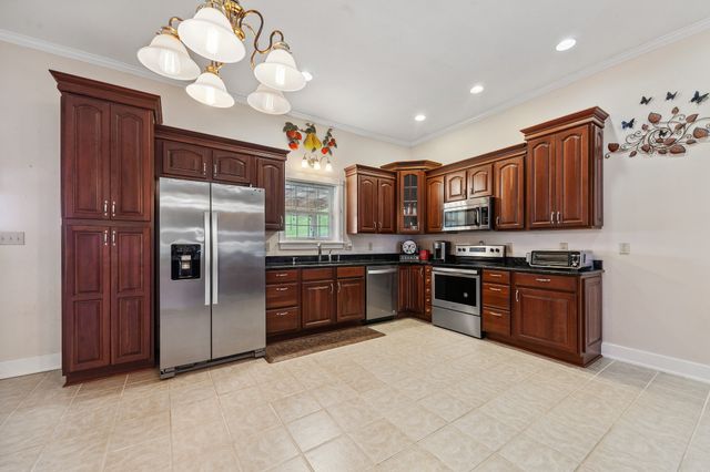 14035 Campbellsville Rd, Lynnville, TN 38472