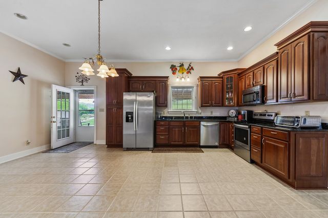 14035 Campbellsville Rd, Lynnville, TN 38472