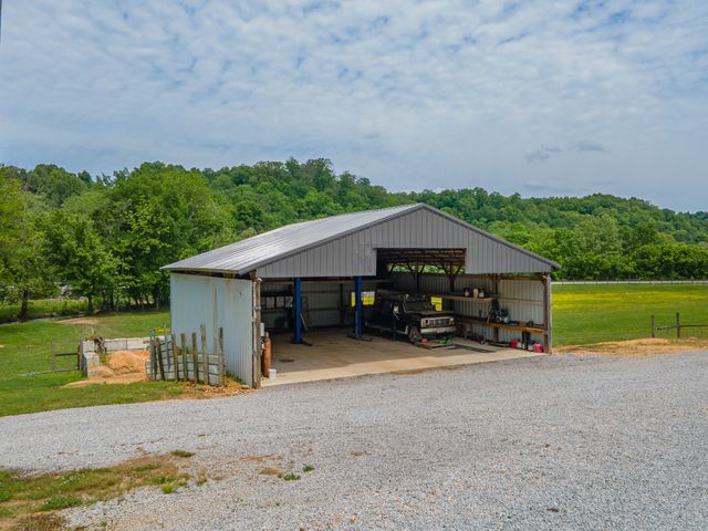 14035 Campbellsville Rd, Lynnville, TN 38472