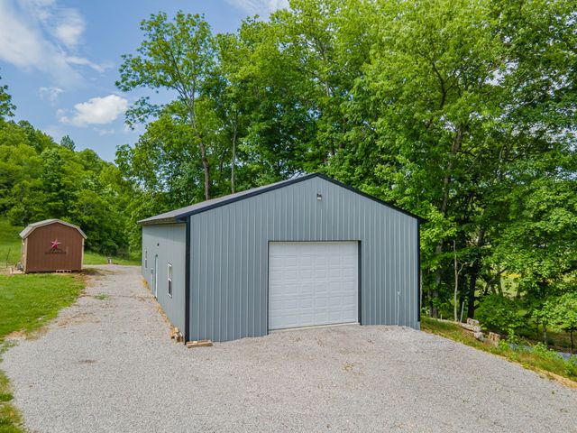 14035 Campbellsville Rd, Lynnville, TN 38472