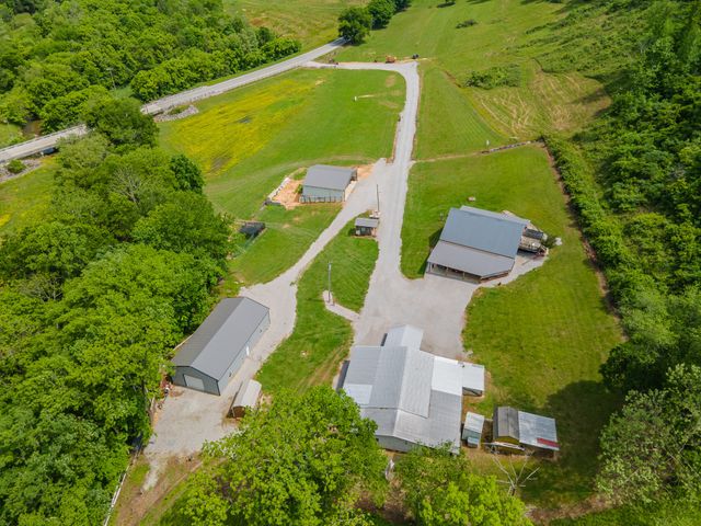 14035 Campbellsville Rd, Lynnville, TN 38472
