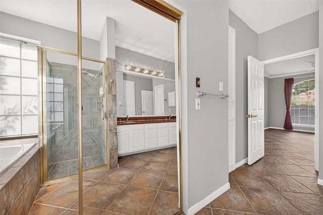 2106 Avenida La Quinta Street, Houston, TX 77077