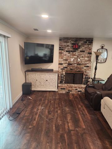 2006 Norman Way, Modesto, CA 95350