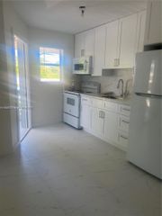 722 NE 8th St 6, Hallandale Beach, FL 33009