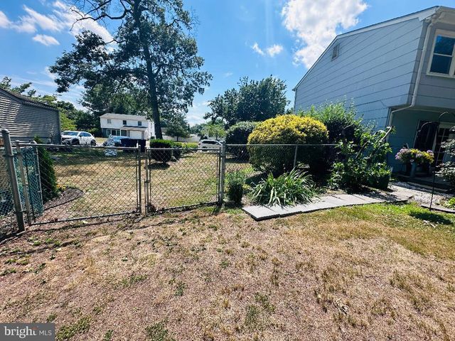 33 COUNTRY CLUB BLVD, Little Egg Harbor Twp, NJ 08087