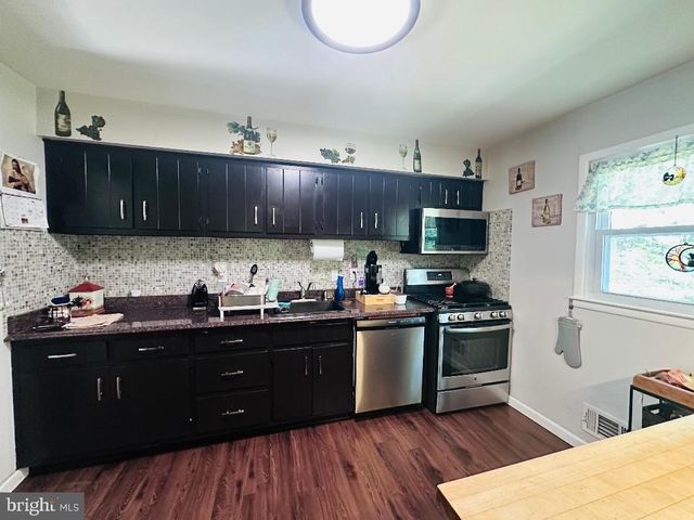 33 COUNTRY CLUB BLVD, Little Egg Harbor Twp, NJ 08087