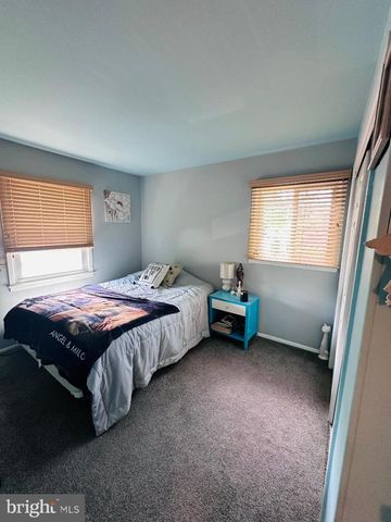 33 COUNTRY CLUB BLVD, Little Egg Harbor Twp, NJ 08087
