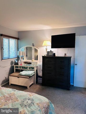 33 COUNTRY CLUB BLVD, Little Egg Harbor Twp, NJ 08087