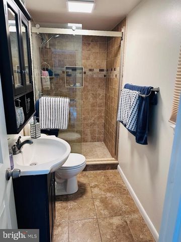 33 COUNTRY CLUB BLVD, Little Egg Harbor Twp, NJ 08087
