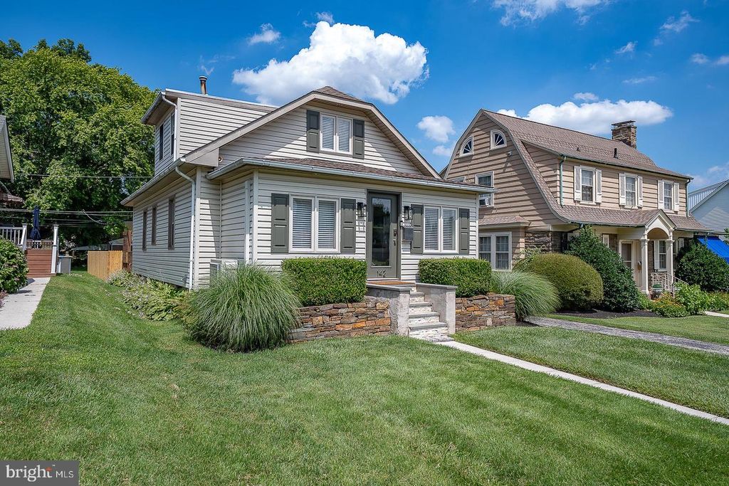 142 E 14TH AVE, Conshohocken, PA 19428
